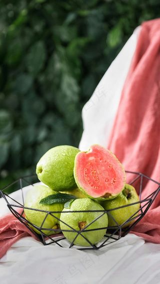 铁网盘装着的水果高清摄影图片