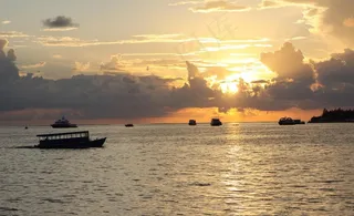 马尔代夫海上日出图片