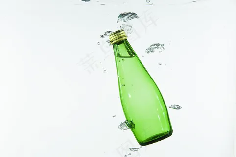 水瓶创意广告摄影图片