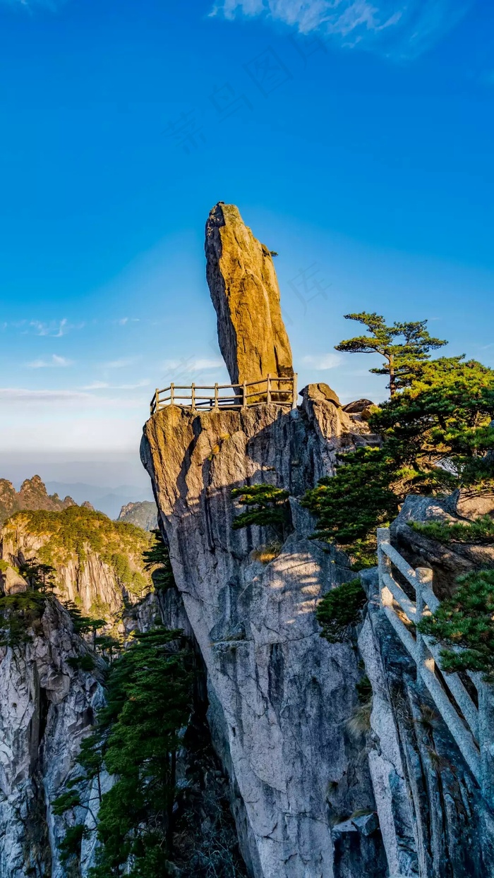 华山一座石头高清摄影图片