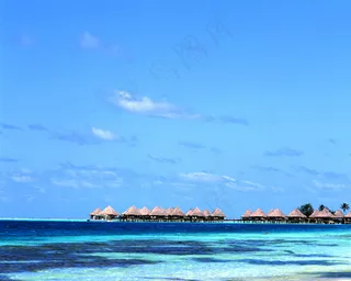 海边茅草屋图片