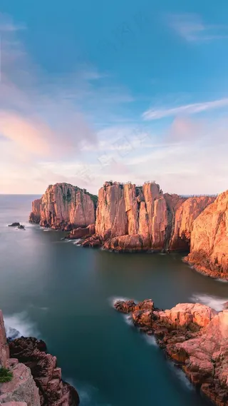 海上的悬崖峭壁高清摄影图片