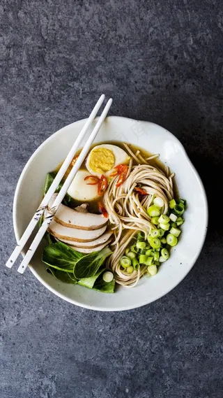 鸡蛋面美食诱惑高清摄影图片