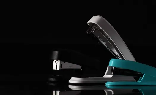 创意摄影订书机图片 创意摄影订书机图片