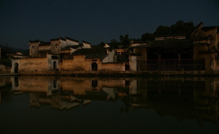 月昭夜景图片