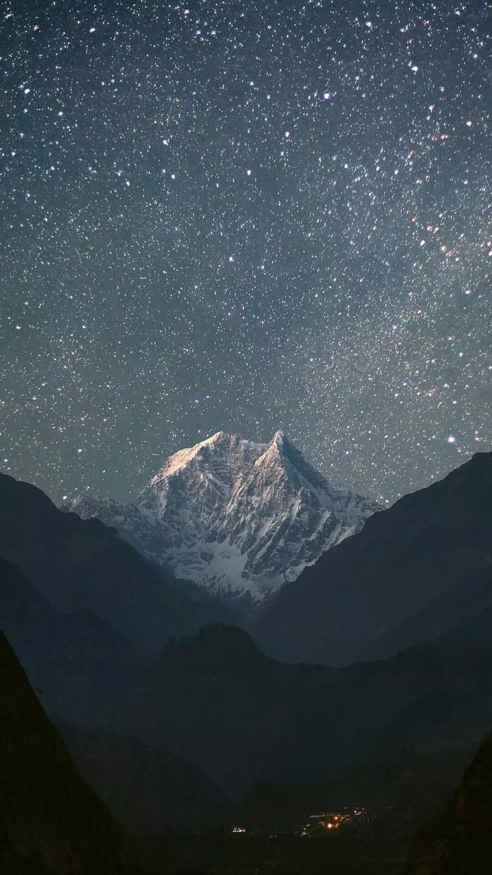 星空下的雪峰高清摄影图片