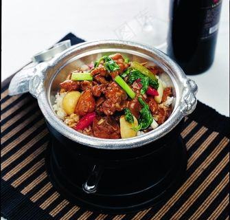 三杯鸡煲仔饭图片