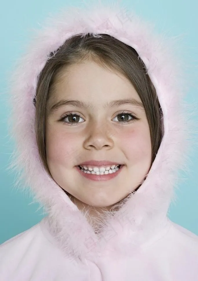 羽绒服甜蜜小女孩图片