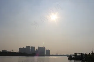 珠江岸边的楼盘图片