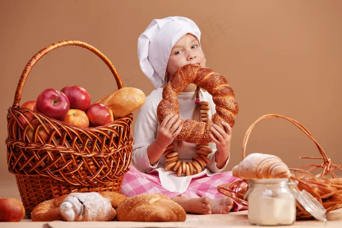 厨师装扮的大人小孩烹饪美食健康家庭情侣亲子素材