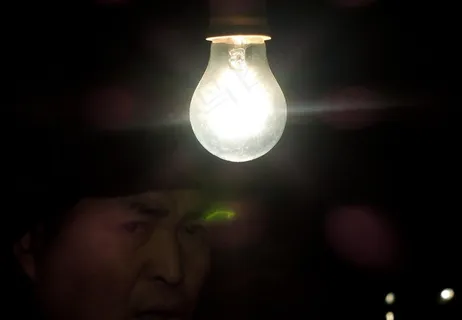 卖小吃的老人图片