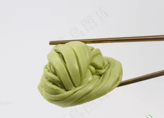 单个 菠菜花卷包子