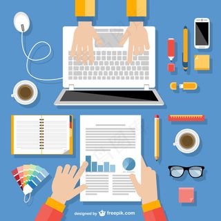 与报告一起工作的设计师