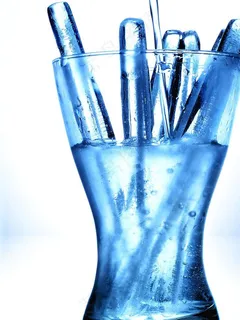 冰柱水杯图片