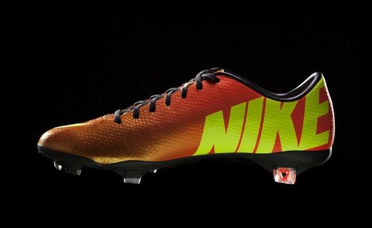 nike足球系列c罗广告宣传平面广...