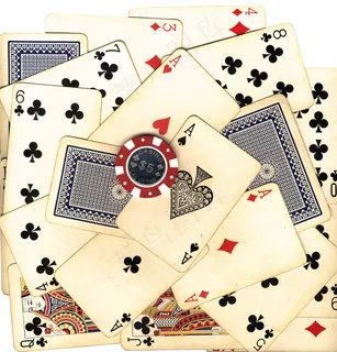 旧老式卡和赌博筹码（裁剪路径）