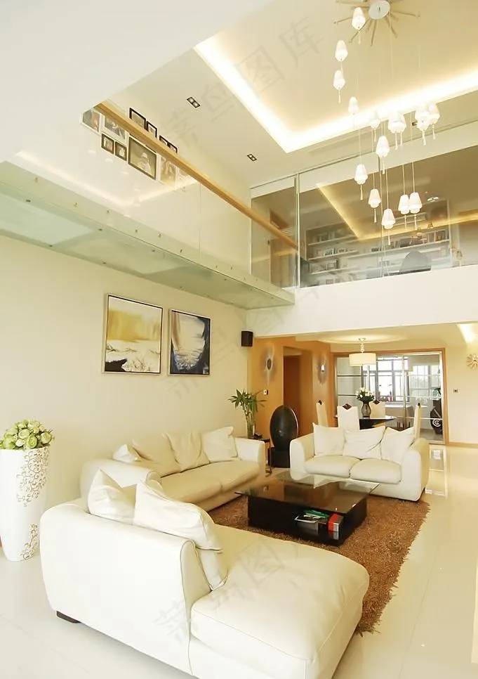 欧式简约客厅图片