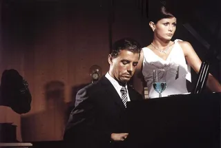 弹钢琴的男人图片