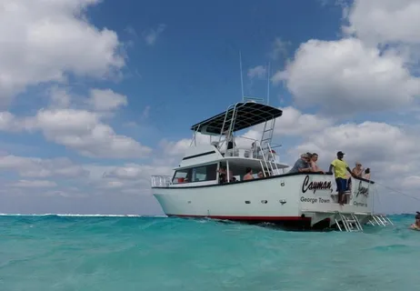 开曼群岛游艇天空图片