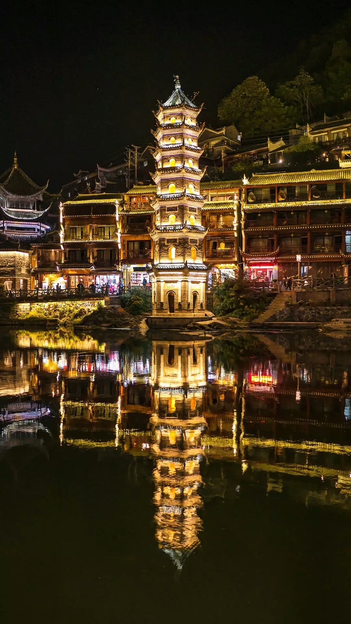 古寨夜景灯光高清摄影图片