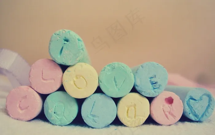 色彩粉笔背景图片