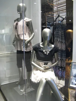服装橱窗图片