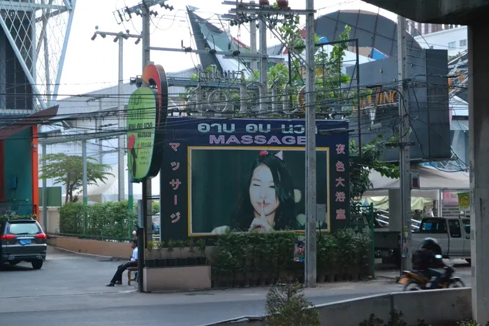 泰国曼谷街道广告牌图片