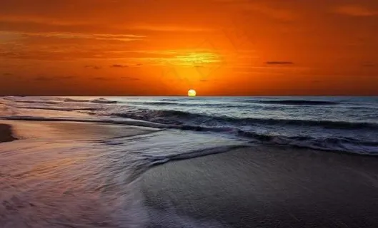夕阳海滩图片