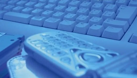 键盘和手机图片