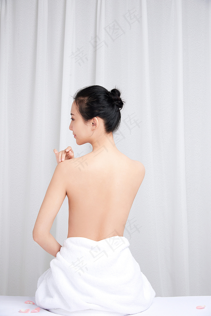 医美护肤美容SPA美女背部SPA按摩图片