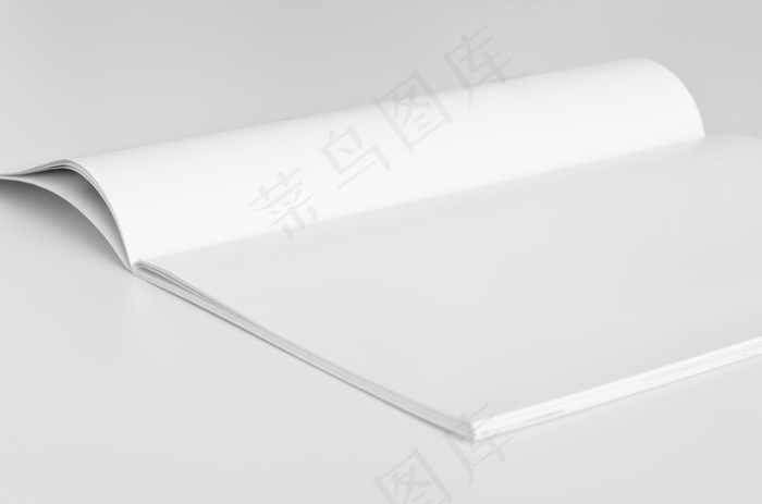 翻开的空白画册