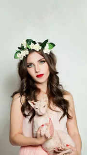 抱着猫的外国美女高清摄影图片