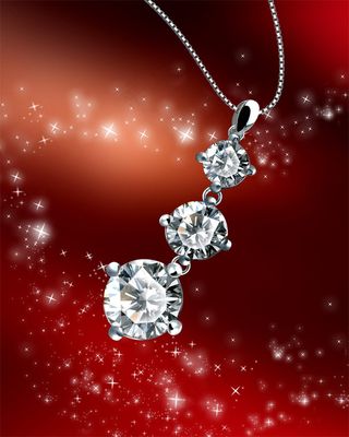 珠宝首饰白金钻石吊饰PSD素
