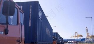 现代物流货运车队图片