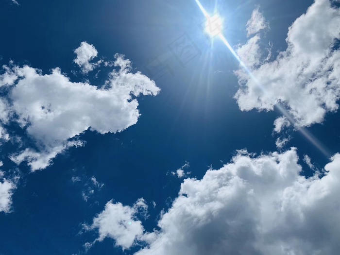 高清蓝天白云太阳风景图