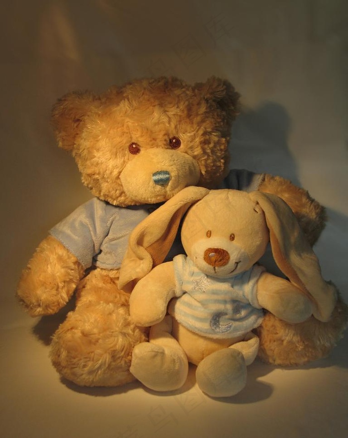 毛绒玩具兔子图片