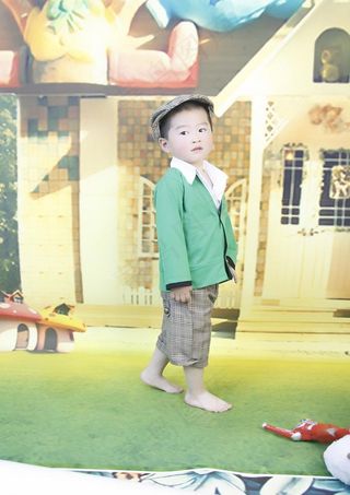 小男孩 蔡涵宇图片