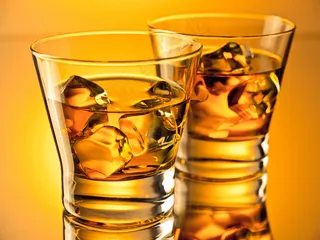 洋酒 威士忌 红酒图片