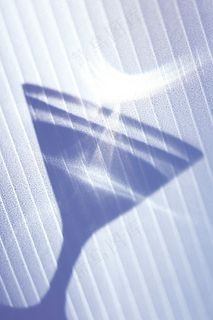 物件光影投射 酒杯图片