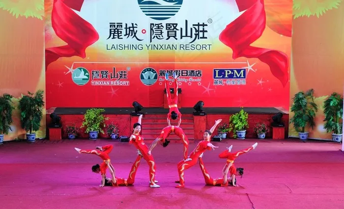 杂技表演图片