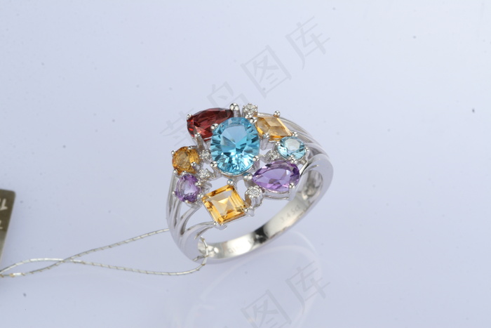 彩宝戒指摄影图片