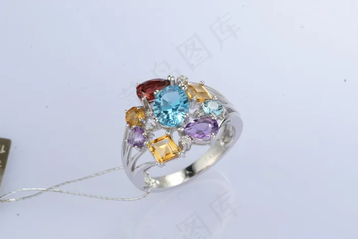 彩宝戒指摄影图片