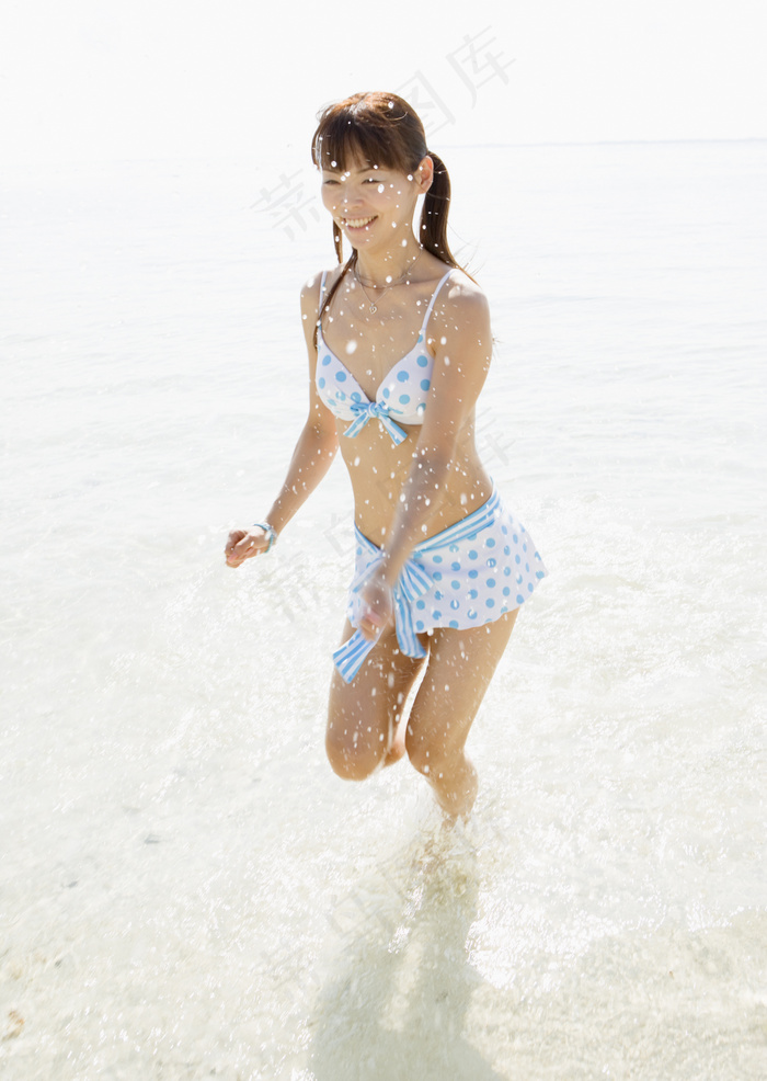 比基尼美女图片