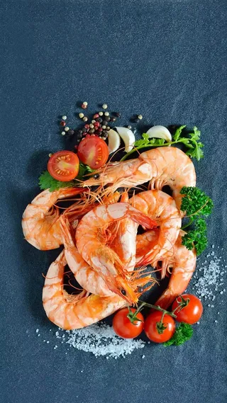 虾和西红柿高清摄影图片