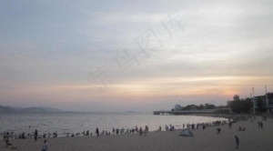 海滩晚霞图片
