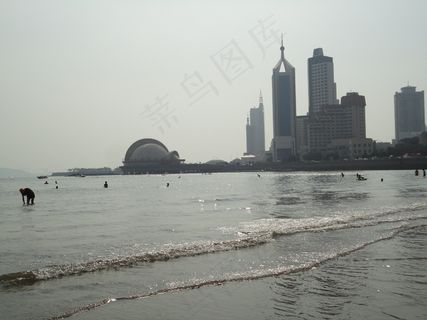 青岛湾的大楼图片