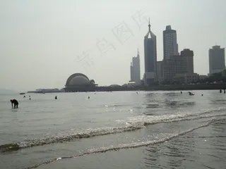 青岛湾的大楼图片