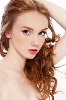 性感的外国卷发美女图片