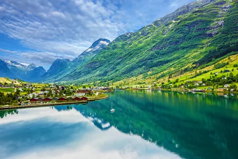 湖泊山脉风景 湖泊山脉风景