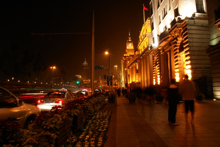 流光溢彩的新外滩图片